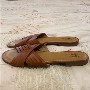 Bass sandals